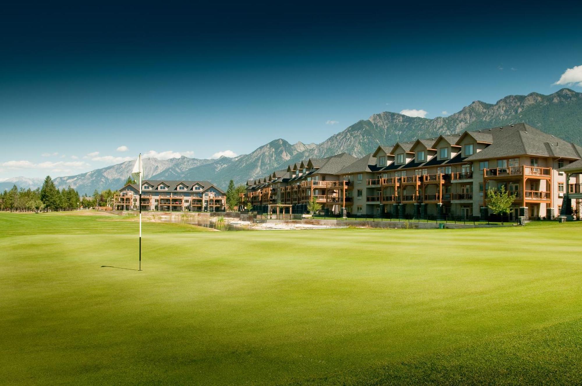 Bighorn Meadows Resort เรเดียมฮอตสปริงส์ ภายนอก รูปภาพ