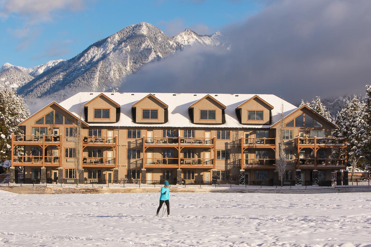 Bighorn Meadows Resort เรเดียมฮอตสปริงส์ ภายนอก รูปภาพ