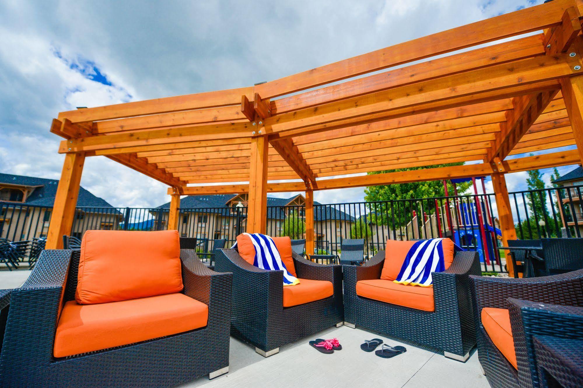 Bighorn Meadows Resort เรเดียมฮอตสปริงส์ ภายนอก รูปภาพ