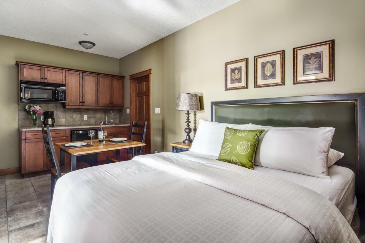 Bighorn Meadows Resort เรเดียมฮอตสปริงส์ ภายนอก รูปภาพ